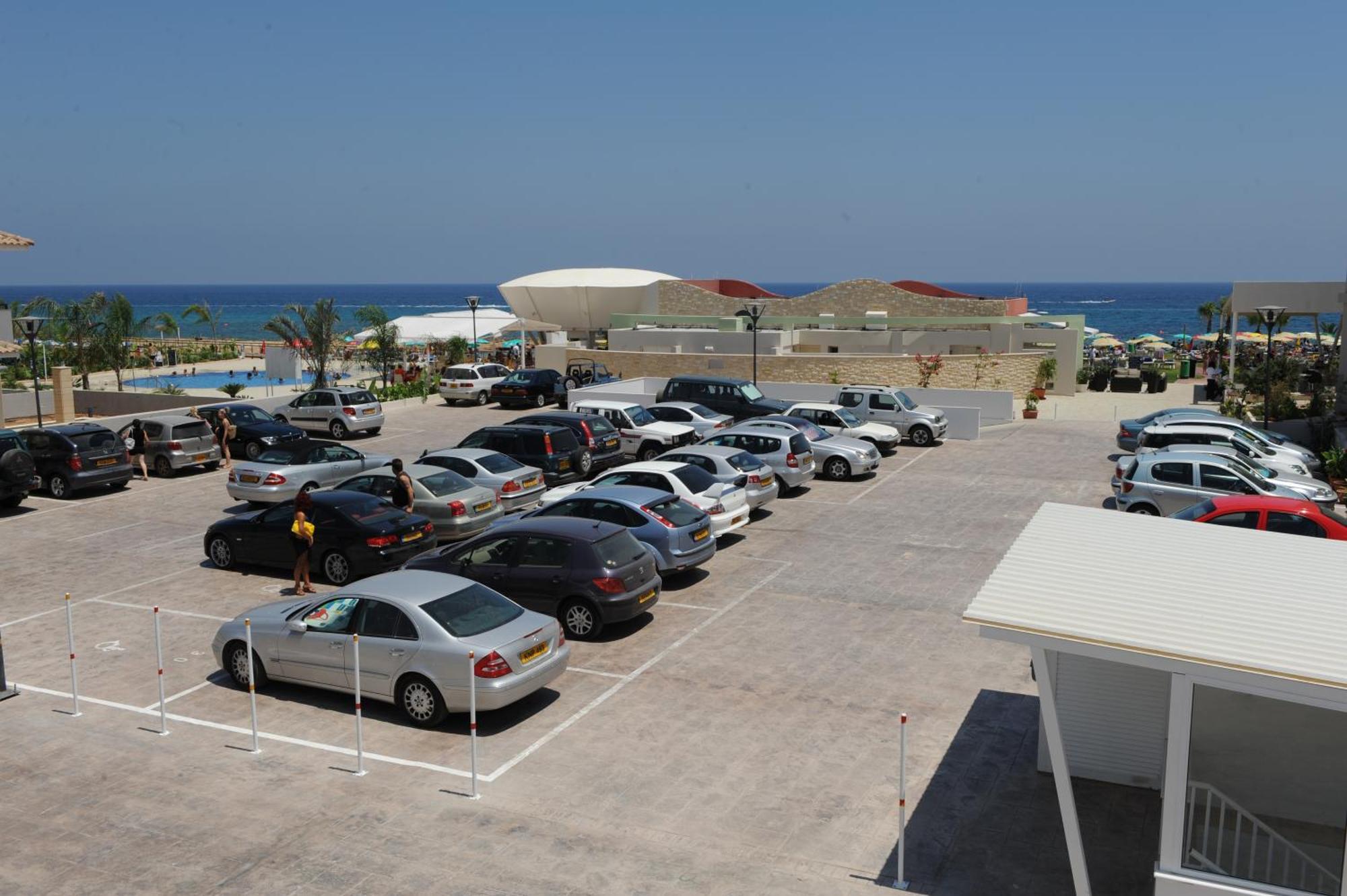 Polyxenia Isaak Luxury Villas And Apartments Protaras Exterior foto