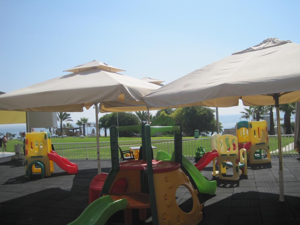 Polyxenia Isaak Luxury Villas And Apartments Protaras Exterior foto