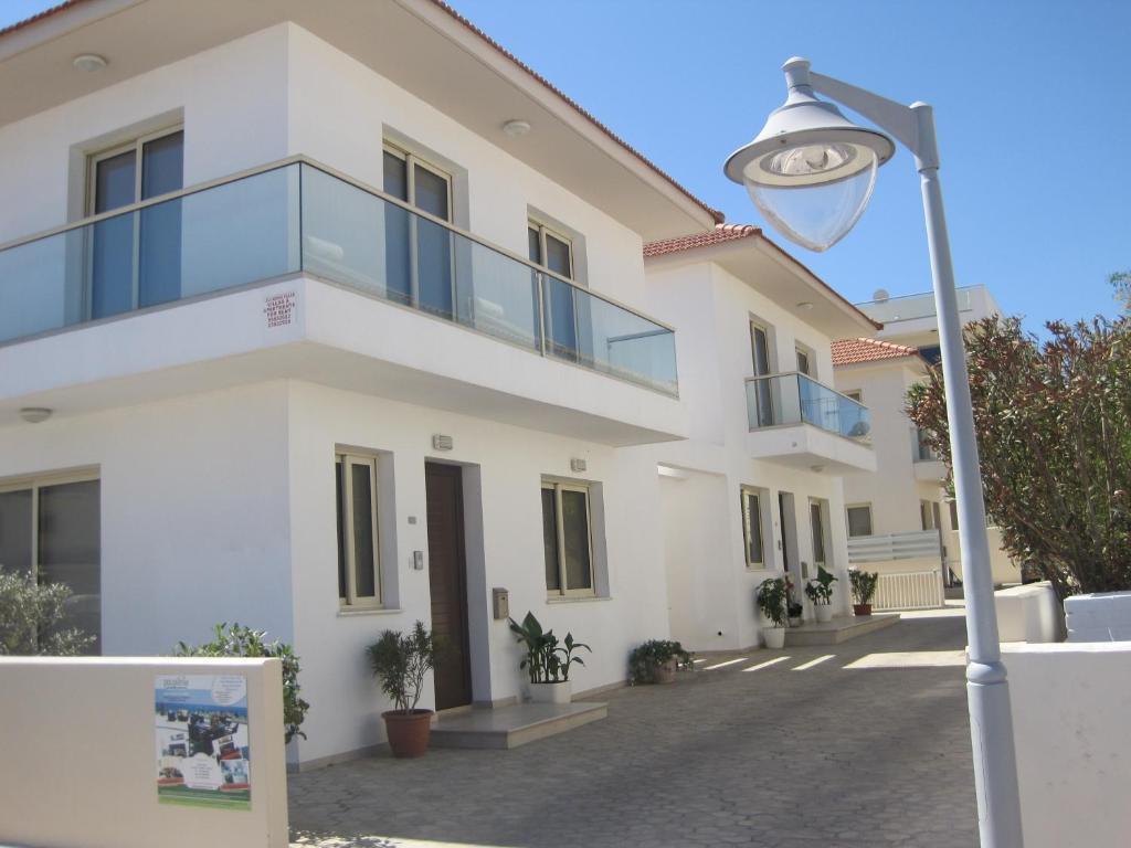 Polyxenia Isaak Luxury Villas And Apartments Protaras Zimmer foto